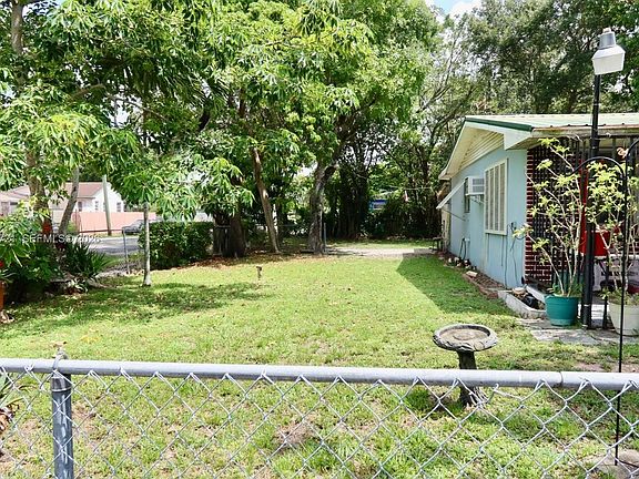3rd image of 1797 NW 113th Ter