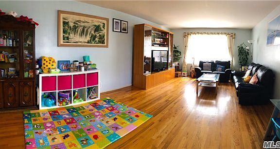 2nd image of 150 Mosel Ave
