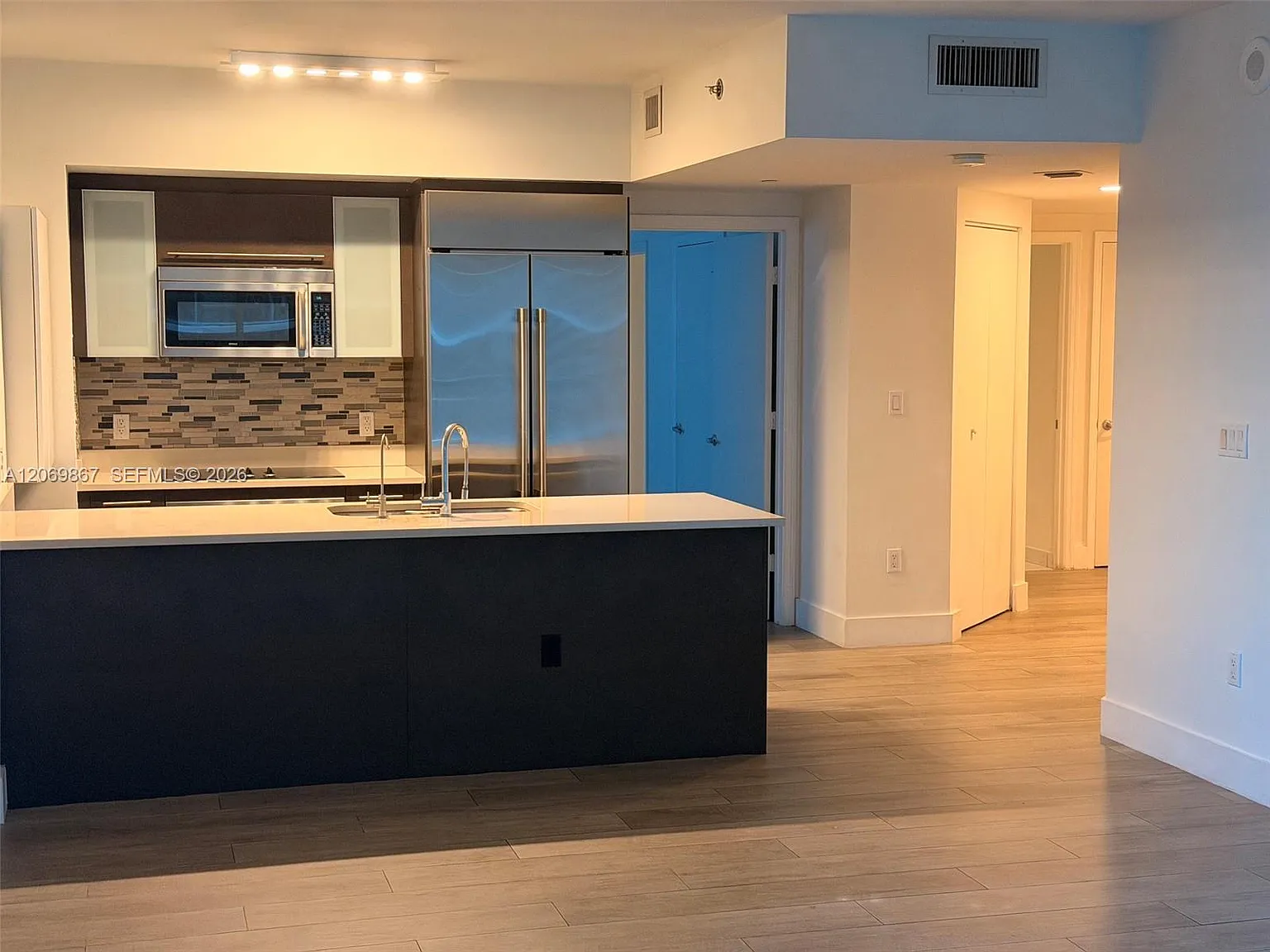 2 bed, 1200 sqft, $4,400 — Photo 4