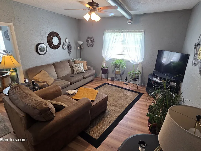 4445 Lincoln Ave #1 — Photo 5