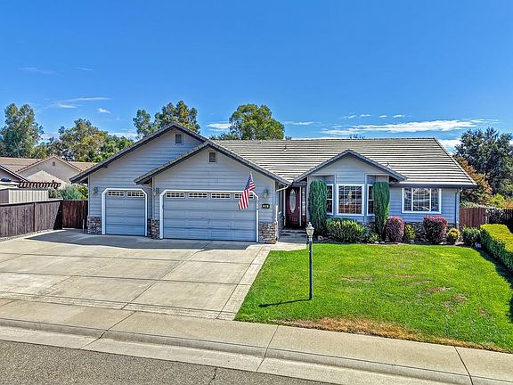 2nd image of 318 Manor Dr