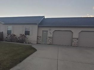 154 Pond Dr, Jackson, MN 56143