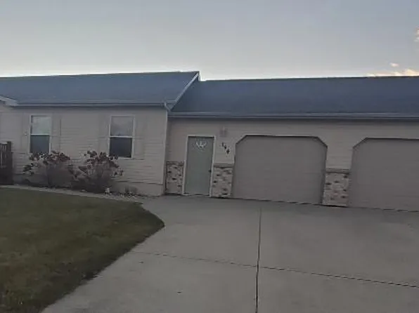 154 Pond Dr, Jackson, MN 56143