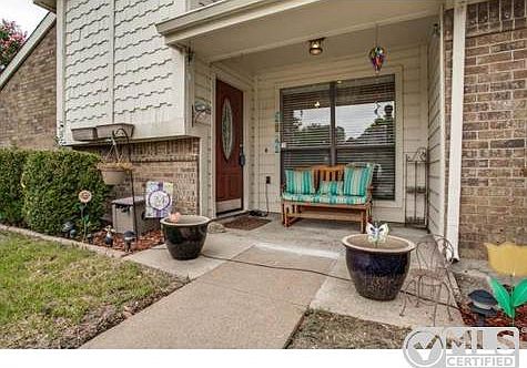Great curb appeal and charm