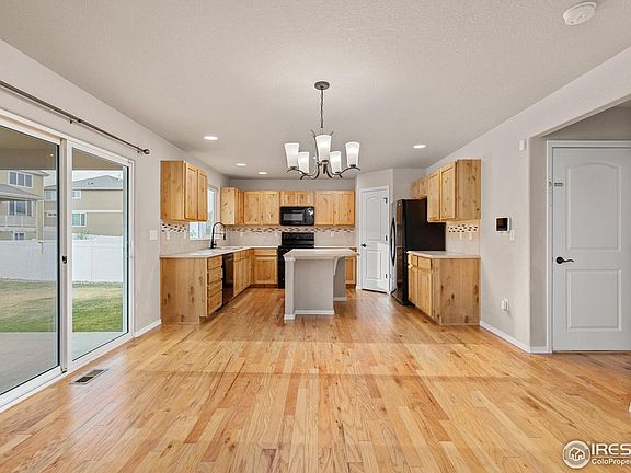 5th image of 807 Mt Sneffels Ave