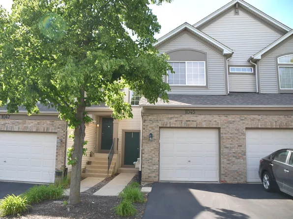 1045 Woodview Ct, Aurora, IL 60502