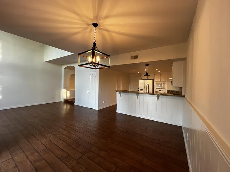 1888 Matin Cir — Photo 18