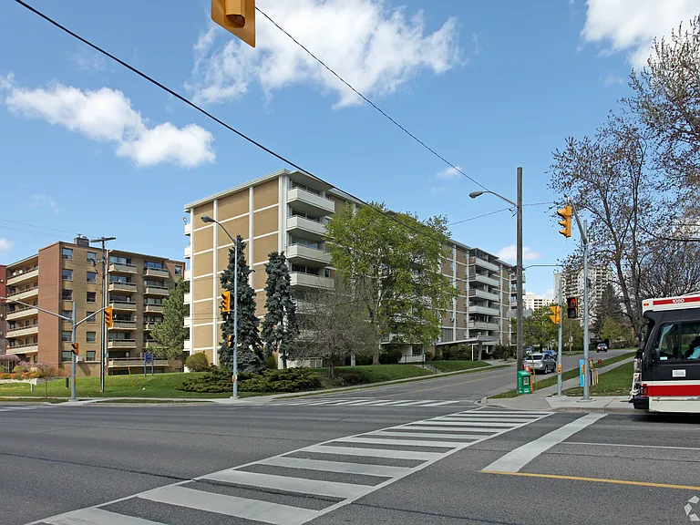 71 Parkwoods Village Dr — Photo 10