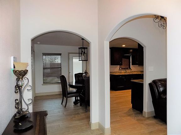 4th image of 2322 Villa Romel Blvd