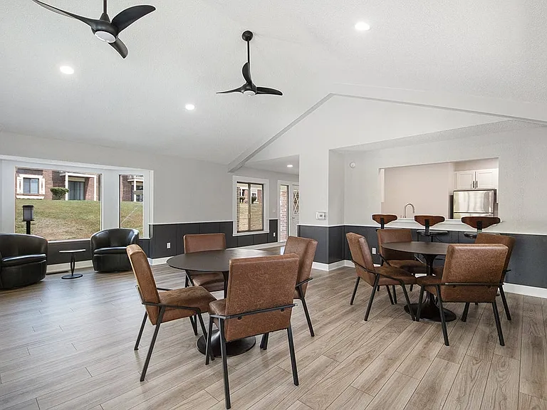 Wingate Apartments — Photo 38