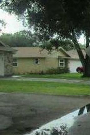 Exterior Neighborhood (street photo)