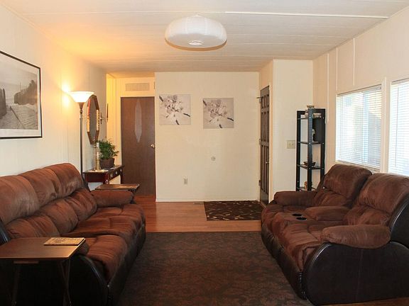 4th image of 2124 Clarke Ave