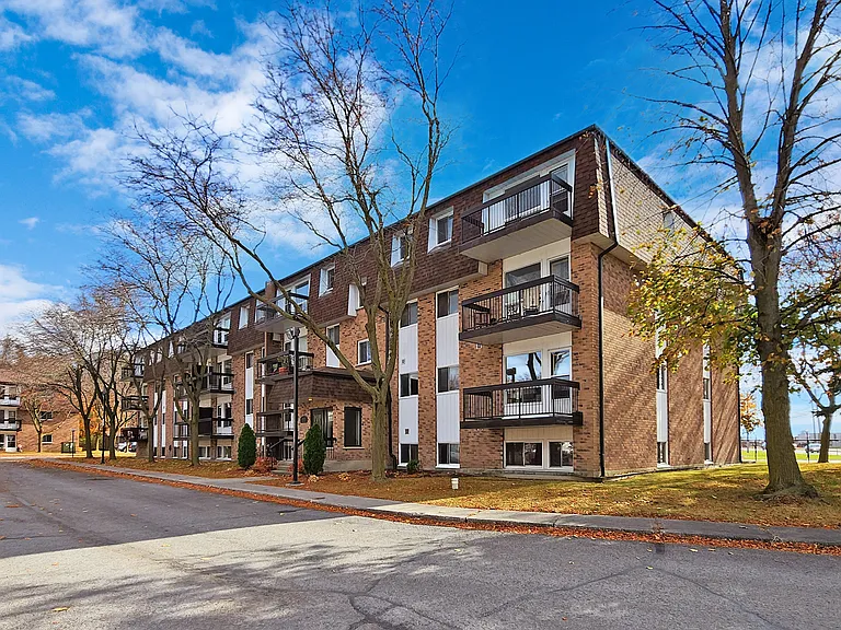 405 Sidney St — Photo 41