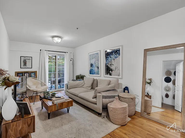 242 W 21st St #1B — Photo 1