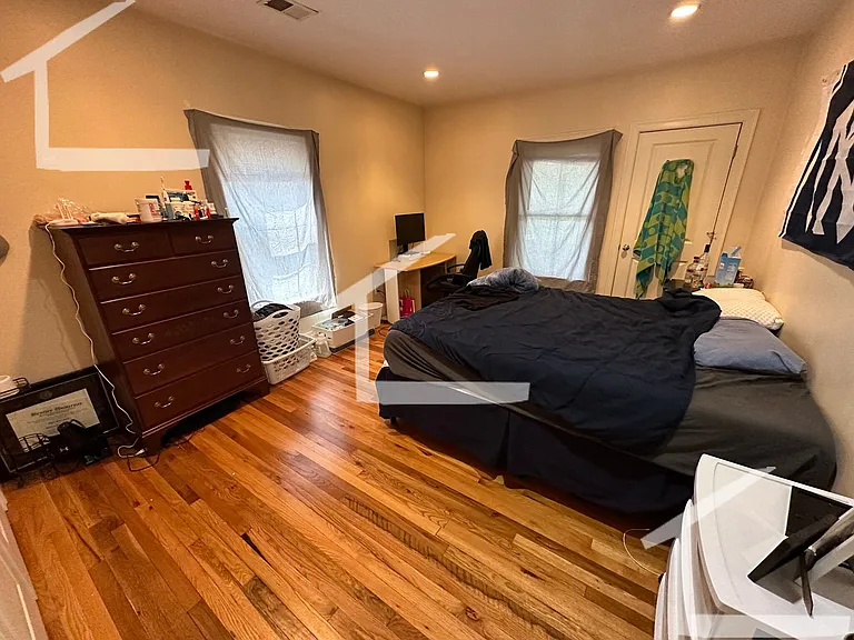 23 Lothrop St #2 — Photo 9
