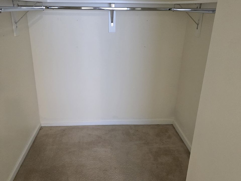Walk in closet