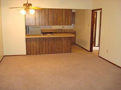 2nd image of 913 NE Rogers Ln APT 2