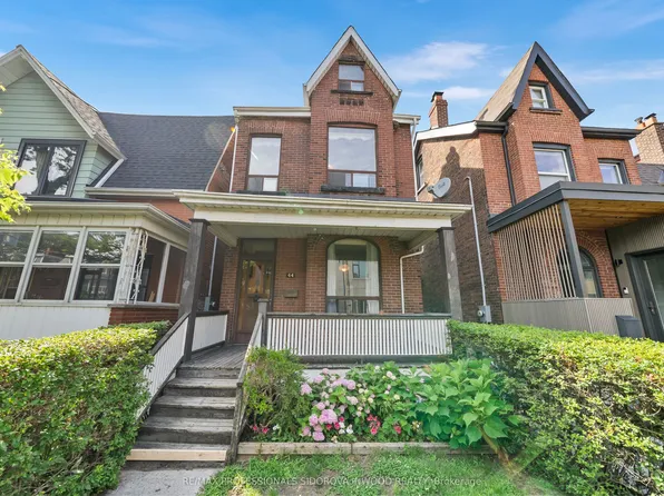 44 Golden Ave, Toronto, ON M6R 2J4