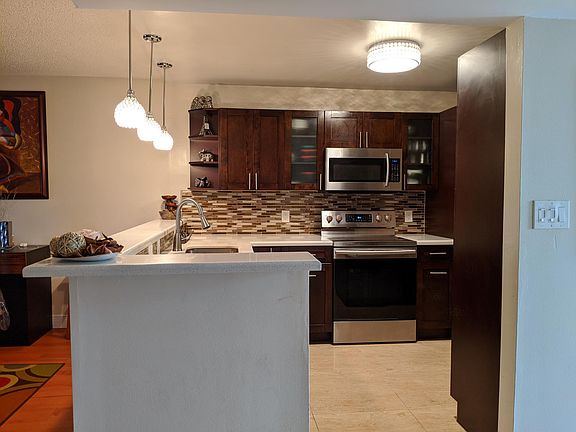 All Kitchen Appliances are Brand New & Stainless Steel