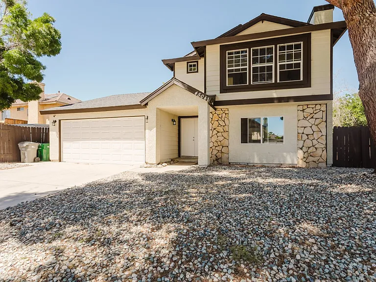 45041 Colleen Dr — Photo 3