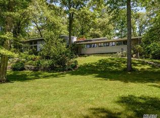 351 Mill River Rd, Oyster Bay, NY 11771