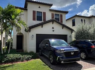 3214 W 97th St, Hialeah, FL 33018