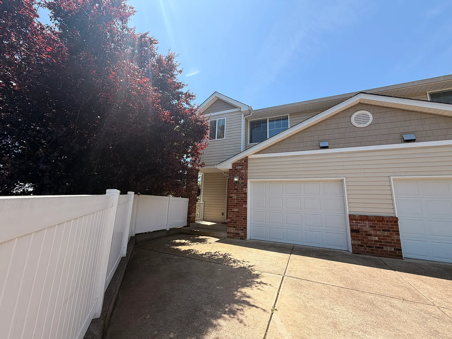 Townhouse exterior photo