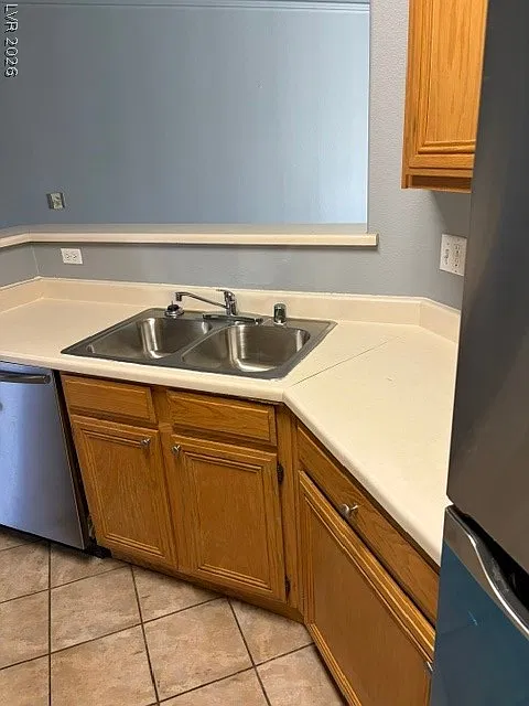 2 bed, 2.0 bath, 962 sqft, $1,425 — Photo 4