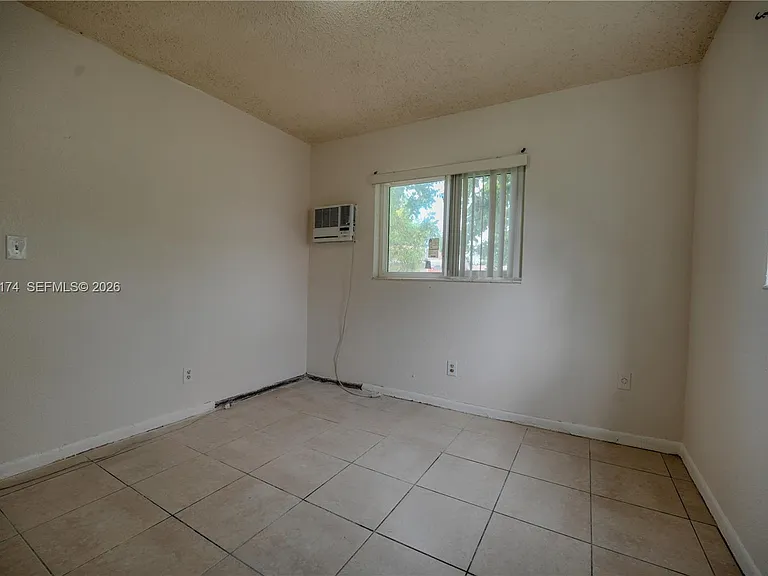 715 N 58th Ave #1 — Photo 12