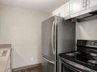 305 13th St SW #D, Puyallup, WA 98371