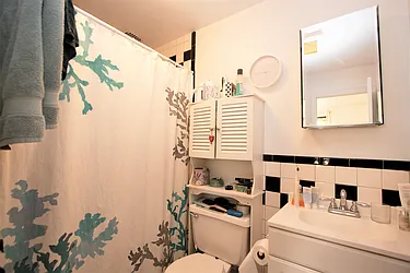 Rented by R New York