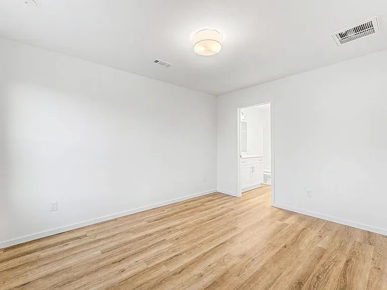1534 N Claire St — Photo 16