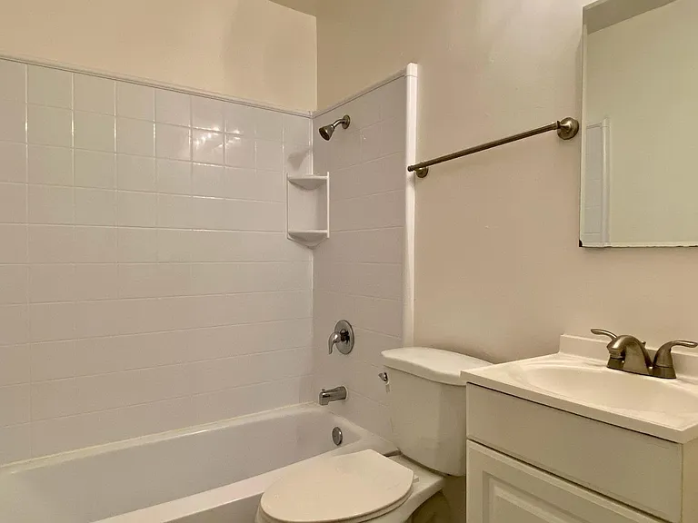 460 S 4th St #8 — Photo 6