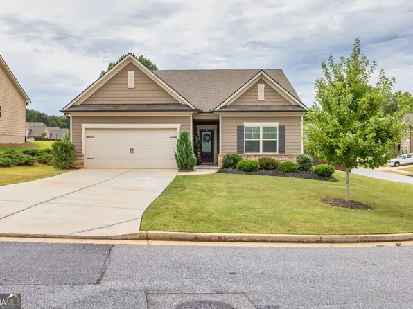 1564 Davey Cir, Hoschton, GA 30548