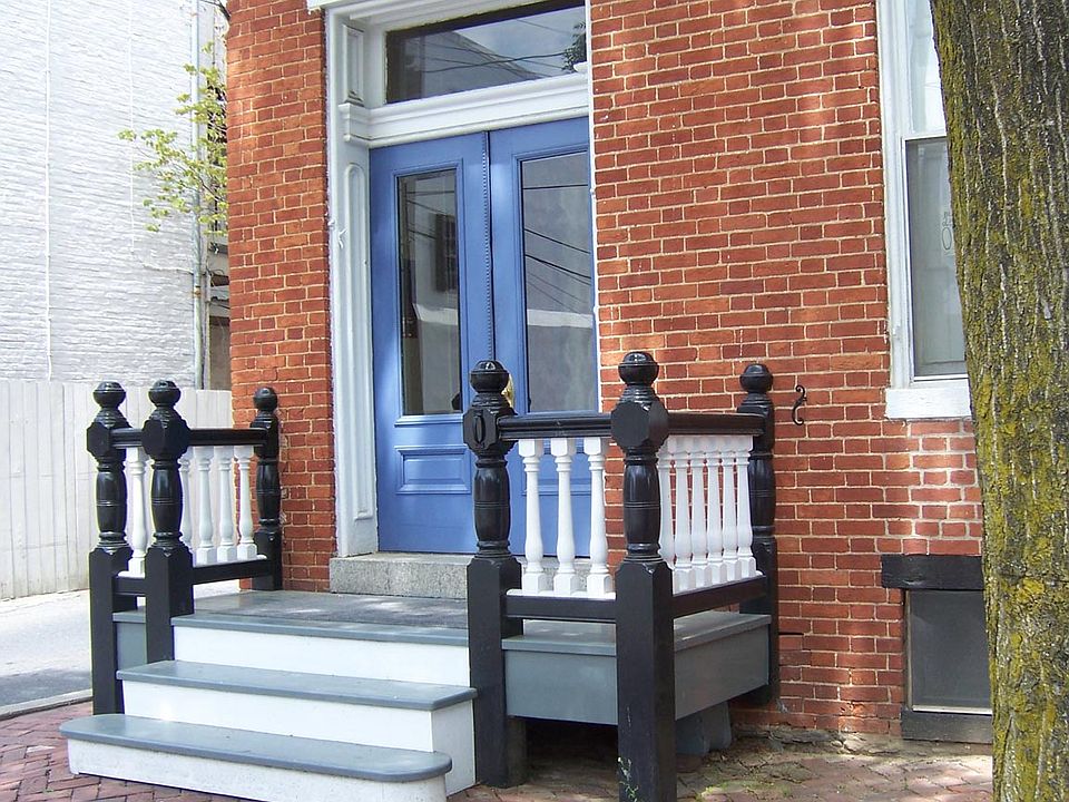 Our Front Porch (with vestibule behind for secure package delivery!)