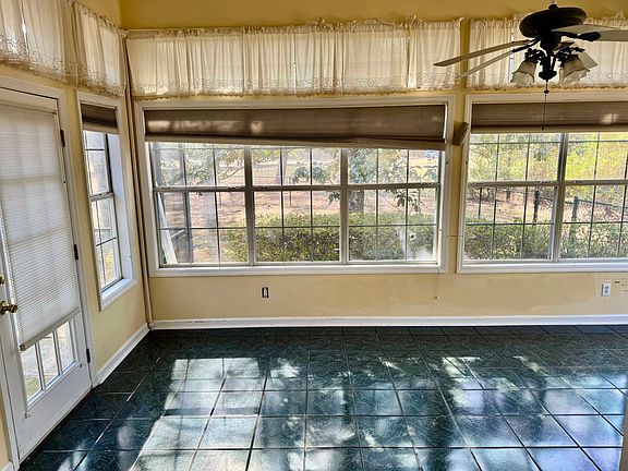 2nd image of 231 King George Rd.