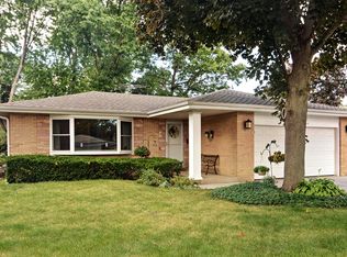 916 S We Go Trl, Mount Prospect, IL 60056