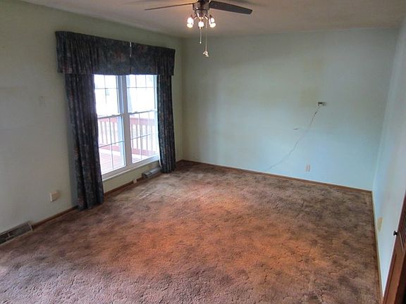 2nd image of 10 Kirkwood Ln