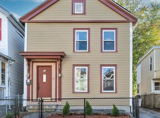 43 Walnut St, Lowell, MA 01852