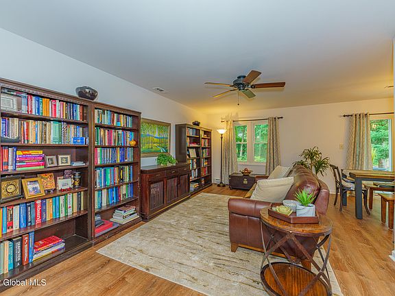 3rd image of 3017 Squire Blvd