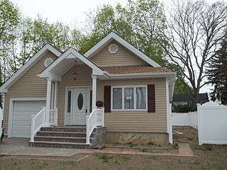 1st image of 105 N Windhorst Ave