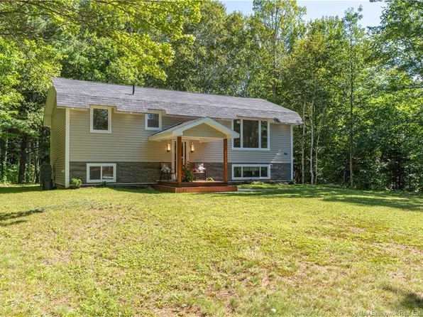 67 Moorefield Rd, Miramichi, NB E1V 7B3