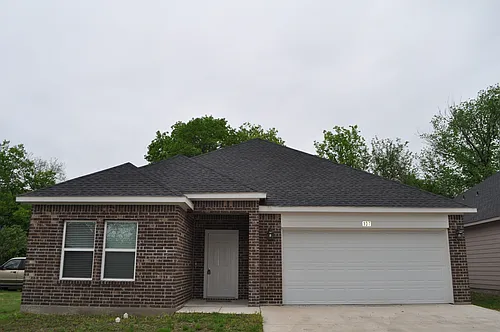 107 Coats St Photo 1