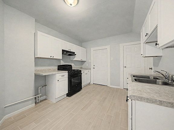 4th image of 8239 S Colfax Ave
