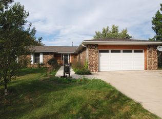 38W108 Rosewood Ln, Batavia, IL 60510
