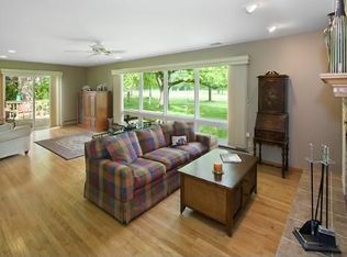 3212 W Fairway Dr, McHenry, IL 60050