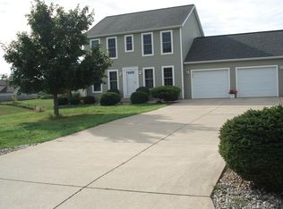 2881 Mystic Hills Dr, Adrian, MI 49221