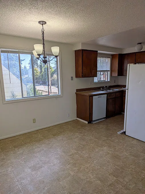 305 Bethel Dr #4