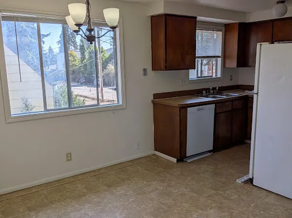 305 Bethel Dr APT 4, Eugene, OR 97402