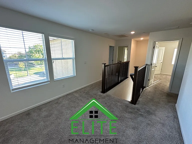 2551 Chuck Yeager Cir — Photo 9